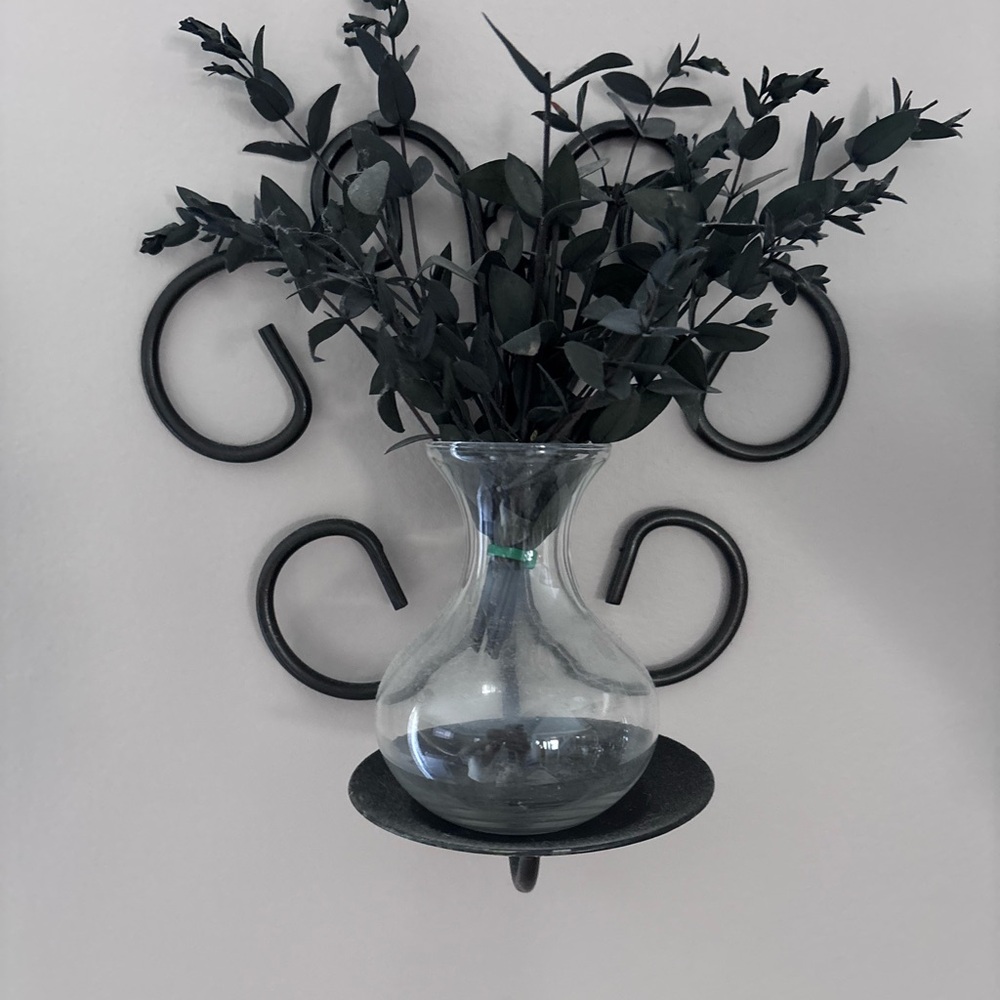 Black Metal Wall Candle Sconce - Elegant Scroll Design - Picture 2 of 4